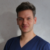 Dr. Leonard Walle - Dr. Blesse Bielefeld