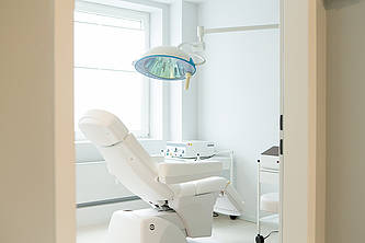 Steinkraus Skin Praxis Behandlungszimmer